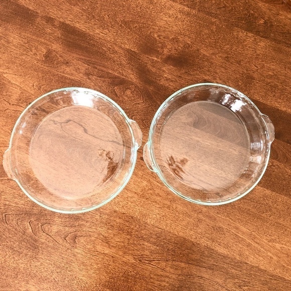 Pyrex, Clear Glass, Scalloped Edge, Pie Plates, Handles, Green Tint, Set of 2 - Picture 7 of 13